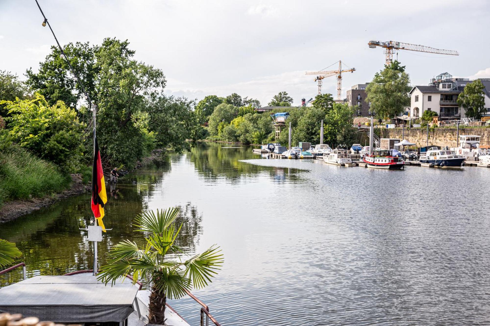Schiffsherberge Poeppelmann Bateau-hôtel Dresde